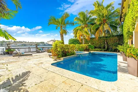 1398 Bay Drive Miami Beach FL 33141