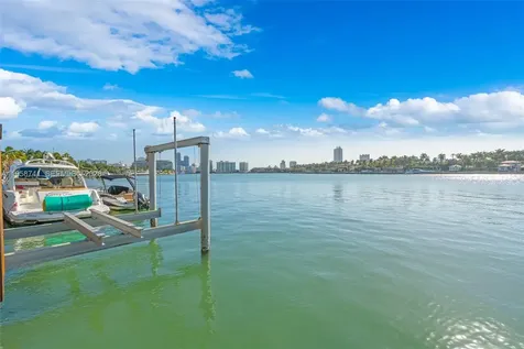 1398 Bay Drive Miami Beach FL 33141