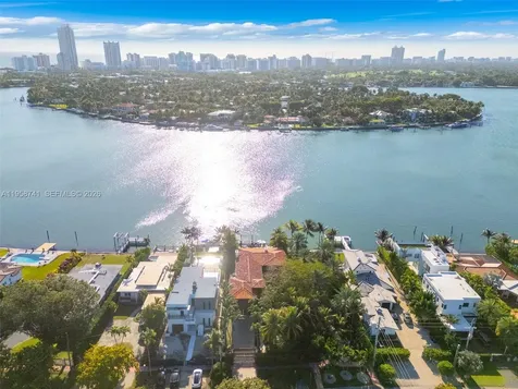 1398 Bay Drive Miami Beach FL 33141
