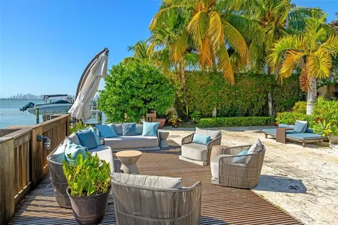 1398 Bay Drive Miami Beach FL 33141