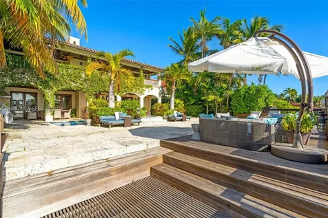 1398 Bay Drive Miami Beach FL 33141