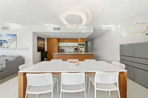 5875 Collins Avenue Miami Beach FL 33140