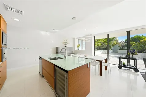 5875 Collins Avenue Miami Beach FL 33140