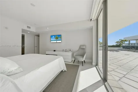 5875 Collins Avenue Miami Beach FL 33140