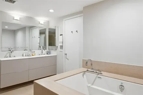 5875 Collins Avenue Miami Beach FL 33140