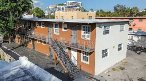 1736 NW 19th Street Miami FL 33125