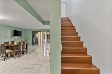 4713 N Pine Island Road Sunrise FL 33351