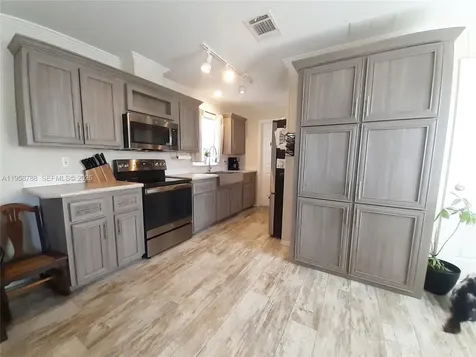 13331 SW 7th Place Davie FL 33325