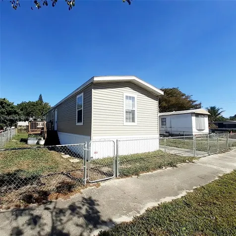 13331 SW 7th Place Davie FL 33325