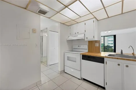16751 NE 9th Avenue North Miami Beach FL 33162
