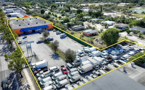 3040 Fowler Street Fort Myers FL 33901