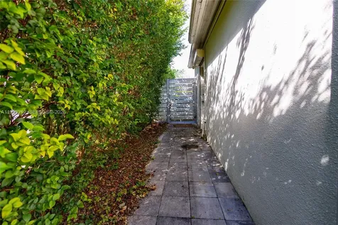 6130 SW 46th Terrace Miami FL 33155