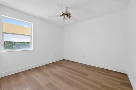 1251 E Wilshire Circle E Pembroke Pines FL 33027