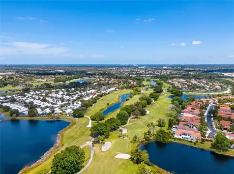1251 E Wilshire Circle E Pembroke Pines FL 33027