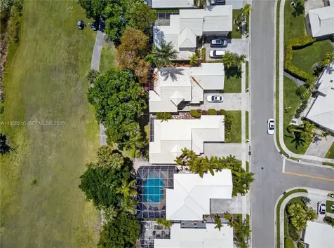 1251 E Wilshire Circle E Pembroke Pines FL 33027