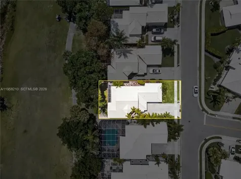 1251 E Wilshire Circle E Pembroke Pines FL 33027