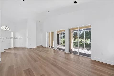 1251 E Wilshire Circle E Pembroke Pines FL 33027