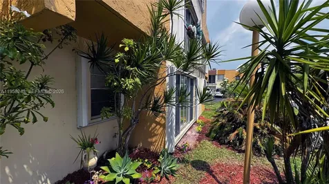 9301 SW 4th Street Miami FL 33174