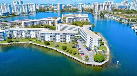 3030 Marcos Drive Aventura FL 33160