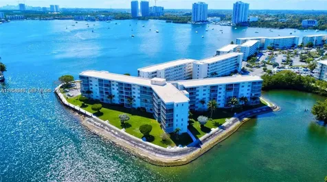 3030 Marcos Drive Aventura FL 33160