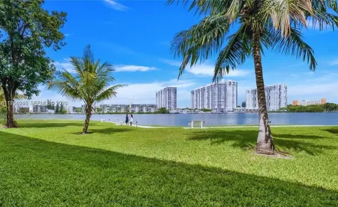 3030 Marcos Drive Aventura FL 33160
