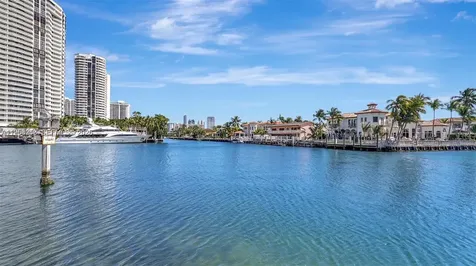 3030 Marcos Drive Aventura FL 33160