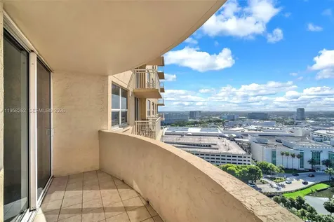 19501 W Country Club Drive Aventura FL 33180
