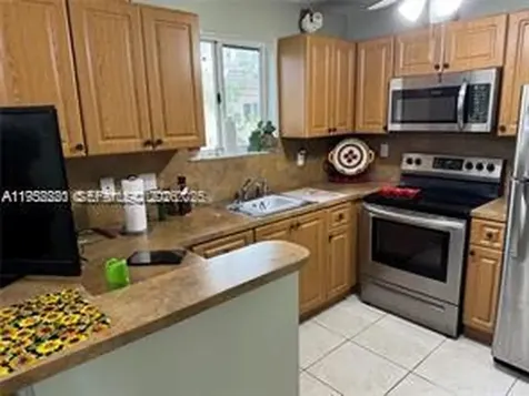 1250 SE 28th Court Homestead FL 33035
