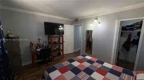 1075 W 68th Street Hialeah FL 33014