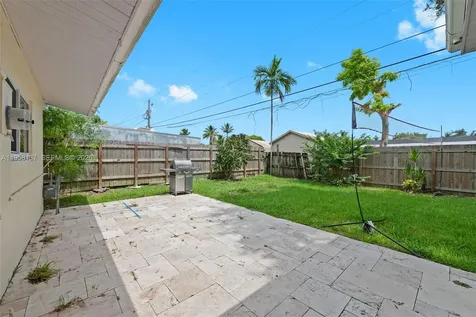 9620 Jamaica Drive Cutler Bay FL 33189