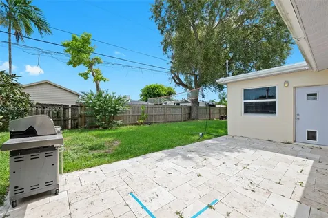 9620 Jamaica Drive Cutler Bay FL 33189
