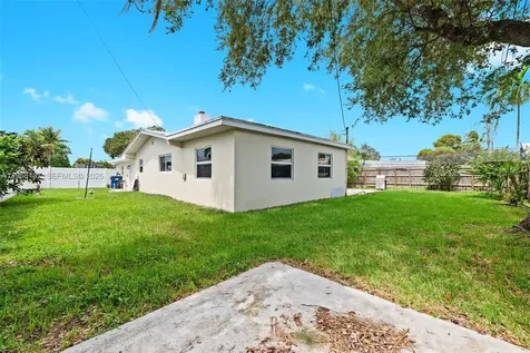 9620 Jamaica Drive Cutler Bay FL 33189