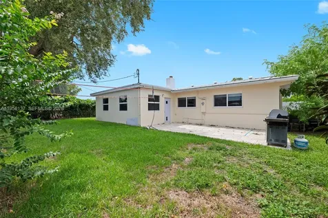 9620 Jamaica Drive Cutler Bay FL 33189