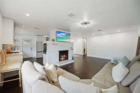 9620 Jamaica Drive Cutler Bay FL 33189