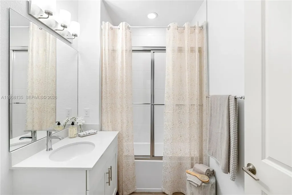 7305 Ivory Spring Delray Beach FL 33446