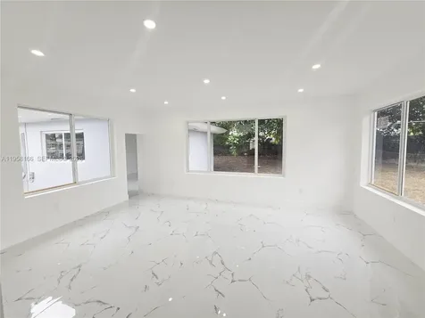 2530 NW 111th Street Miami FL 33167