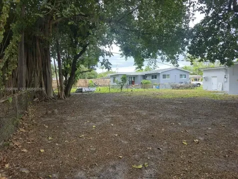 2530 NW 111th Street Miami FL 33167