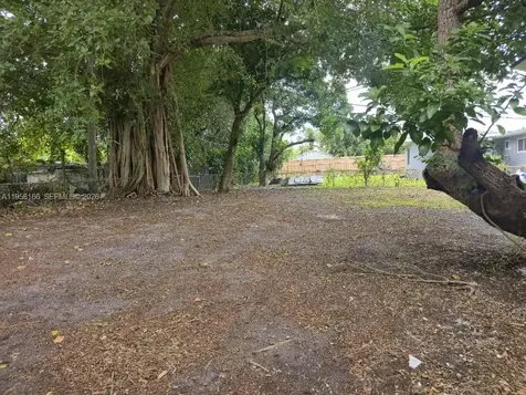 2530 NW 111th Street Miami FL 33167