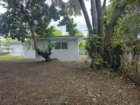 2530 NW 111th Street Miami FL 33167