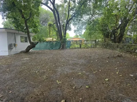 2530 NW 111th Street Miami FL 33167