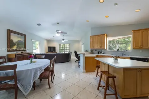 7821 SW 129th Terrace Pinecrest FL 33156
