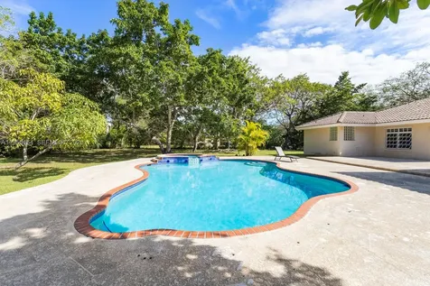 7821 SW 129th Terrace Pinecrest FL 33156