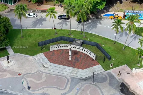 253 NE 2nd Street Miami FL 33132