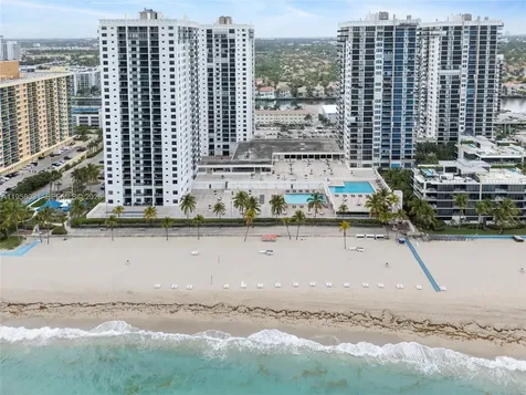 2301 S Ocean Drive Hollywood FL 33019