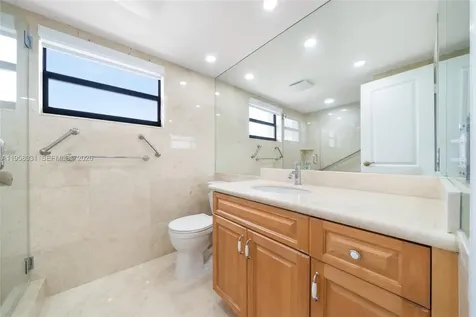 2301 S Ocean Drive Hollywood FL 33019
