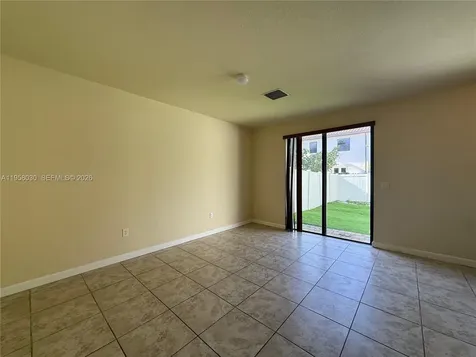 3393 W 90th Street Hialeah FL 33018