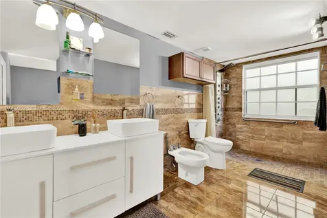 7462 W 29th Way Hialeah FL 33018