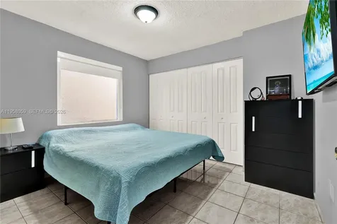 7462 W 29th Way Hialeah FL 33018