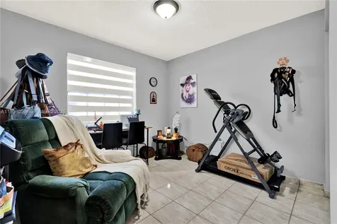 7462 W 29th Way Hialeah FL 33018