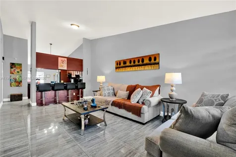 7462 W 29th Way Hialeah FL 33018